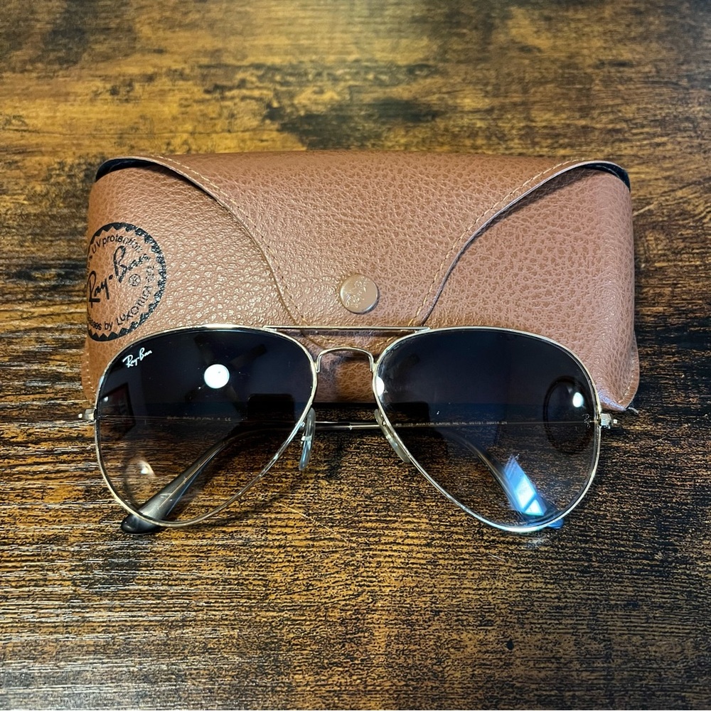 100% Authentic Ray-Ban Aviator Gradient Sunglasses in Brown